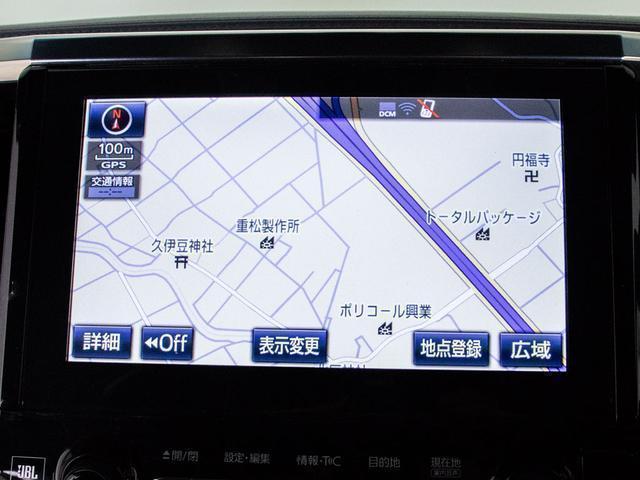 使いやすさや安全性を追求したステアリング周り！インパネ周りにスイッチ類が多いのも特徴ですね！考え尽くされた配置ですぐに使いこなす事が出来ますのでご安心下さい！是非、体感してみて下さい！