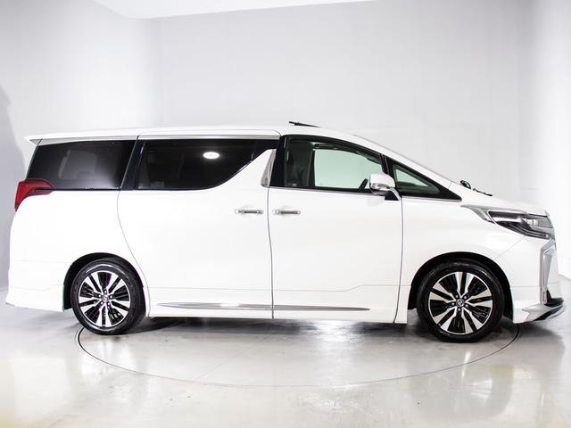 アルファード 2.5S Cパッケージ (禁煙車)(サンルーフ)(モデリスタフルエアロ)(冷暖房黒革)ディスプレイオーディオ/後席モニター/トヨタセーフティセンス/踏み間違い防止装置/デジタルインナーミラー/BSM/RCTAB/3眼LED(22枚目)