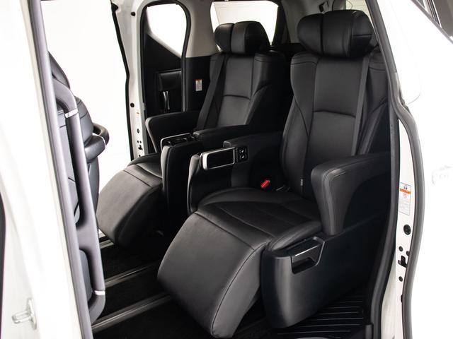 アルファード 2.5S Cパッケージ (禁煙車)(サンルーフ)(モデリスタフルエアロ)(冷暖房黒革)ディスプレイオーディオ/後席モニター/トヨタセーフティセンス/踏み間違い防止装置/デジタルインナーミラー/BSM/RCTAB/3眼LED(28枚目)
