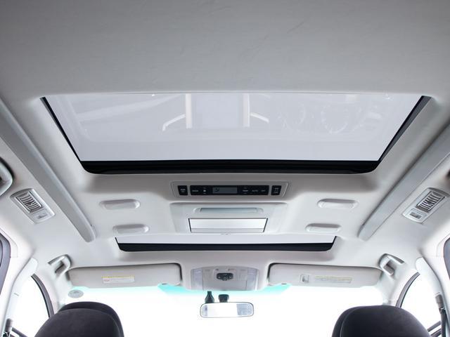 アルファード ２４０Ｓ　プライムセレクションＩＩ　タイプゴールド　（禁煙車）（点検記録簿５枚）（サンルーフ）（プレミアムサウンド）後席モニター／両側自動ドア／パワーバックドア／ＡＣ１００Ｖ電源／クリアランスソナー／専用アルカンターラシート／ビルトインＥＴＣ／（7枚目）