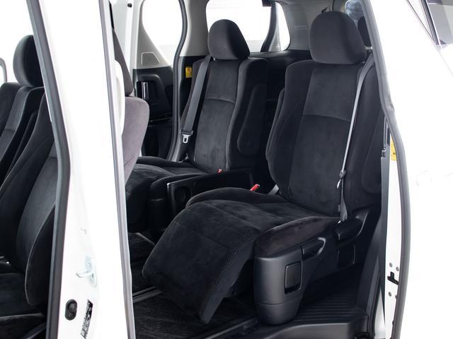 アルファード ２４０Ｓ　プライムセレクションＩＩ　タイプゴールド　（禁煙車）（点検記録簿５枚）（サンルーフ）（プレミアムサウンド）後席モニター／両側自動ドア／パワーバックドア／ＡＣ１００Ｖ電源／クリアランスソナー／専用アルカンターラシート／ビルトインＥＴＣ／（28枚目）