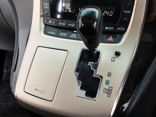 アルファード ２４０Ｓ　プライムセレクションＩＩ　タイプゴールド　（禁煙車）（点検記録簿５枚）（サンルーフ）（プレミアムサウンド）後席モニター／両側自動ドア／パワーバックドア／ＡＣ１００Ｖ電源／クリアランスソナー／専用アルカンターラシート／ビルトインＥＴＣ／（35枚目）