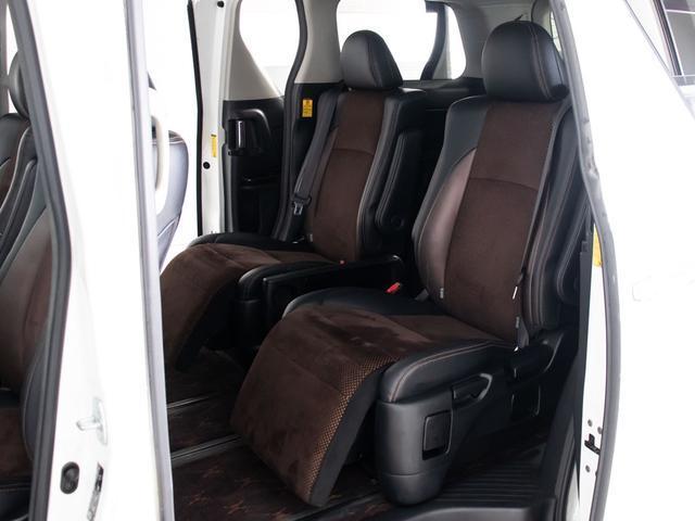 アルファード 240S タイプゴールドII (ツインサンルーフ)(新品タイヤ)(特別仕様車)(ハーフレザーシート)(後席モニター)両側電動スライドドア/パワーバックドア/ALPINE9インチナビ/バックカメラ/AC100V電源/後席オットマン(26枚目)