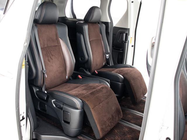 アルファード ２４０Ｓ　タイプゴールドＩＩ　（禁煙車）（モデリスタフルエアロ）（サンルーフ）（純正９型ナビ）後席モニター／両側自動ドア／パワーバックドア／専用黒ハーフレザーシート／ＡＣ１００Ｖ電源／クルーズコントロール／クリアランスソナー／（27枚目）