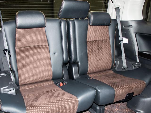 アルファード ２４０Ｓ　タイプゴールドＩＩ　（禁煙車）（モデリスタフルエアロ）（サンルーフ）（純正９型ナビ）後席モニター／両側自動ドア／パワーバックドア／専用黒ハーフレザーシート／ＡＣ１００Ｖ電源／クルーズコントロール／クリアランスソナー／（29枚目）
