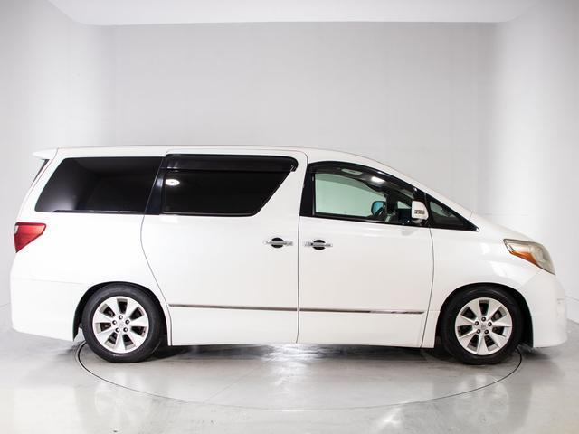 アルファード ２４０Ｓ　プライムセレクションＩＩ　（禁煙車）（アルパインＢＩＧ－Ｘ１０型ナビ）（後席モニター）（黒革調シートカバー）両側自動ドア／パワーバックドア／バックカメラ／車高調／クリアランスソナー／コンビハンドル／ビルトインＥＴＣ／（20枚目）