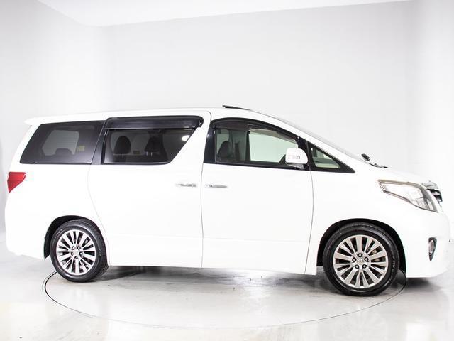 アルファード ２４０Ｓ　タイプゴールドＩＩ　（禁煙車）（サンルーフ）（アルパインＢＩＧ－Ｘ９型ナビ）（後席モニター）専用黒ハーフレザーシート／両側自動ドア／パワーバックドア／クルーズコントロール／クリアランスソナー／コンビハンドル／（20枚目）