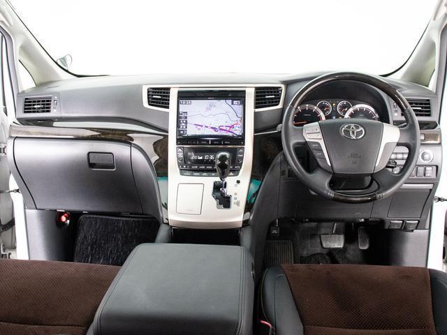 アルファード ２４０Ｓ　タイプゴールドＩＩ　（禁煙車）（サンルーフ）（アルパインＢＩＧ－Ｘ９型ナビ）（後席モニター）専用黒ハーフレザーシート／両側自動ドア／パワーバックドア／クルーズコントロール／クリアランスソナー／コンビハンドル／（34枚目）