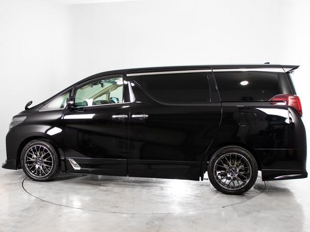 アルファード ２．５Ｇ　（禁煙車）（ＴＲＤフルエアロ）（ＲＡＹＳ１９インチアルミ）（アルパインＢＩＧ－Ｘ１１型ナビ）後席モニター／冷暖房ベージュ革／トヨタセーフティセンス／踏み間違い防止装置／両側自動ドア／パワーバックドア／（18枚目）