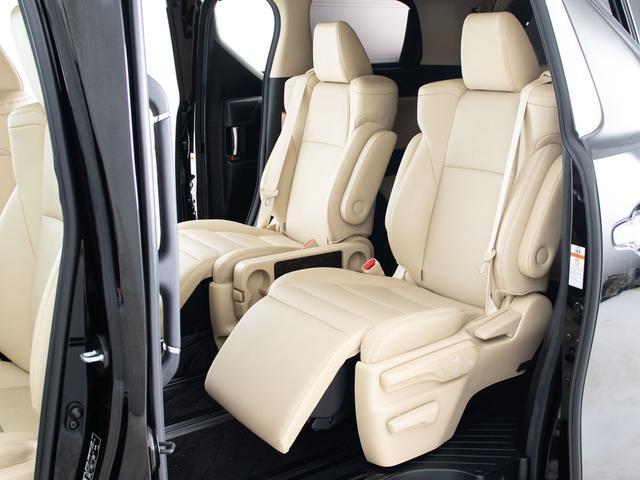 アルファード ２．５Ｇ　（禁煙車）（ＴＲＤフルエアロ）（ＲＡＹＳ１９インチアルミ）（アルパインＢＩＧ－Ｘ１１型ナビ）後席モニター／冷暖房ベージュ革／トヨタセーフティセンス／踏み間違い防止装置／両側自動ドア／パワーバックドア／（28枚目）