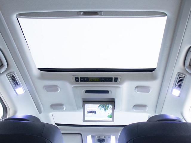 稀少装備サンルーフ搭載！！全国的にも数が少なく希少性の高い装備の一つです。フルオープンやチルトアップも可能！！ドライブをさらに快適にしてくれる装備の一つです！！