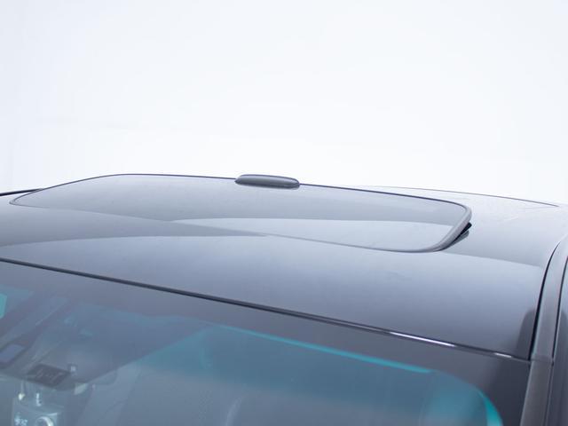 稀少装備サンルーフ搭載！！全国的にも数が少なく希少性の高い装備の一つです。フルオープンやチルトアップも可能！！ドライブをさらに快適にしてくれる装備の一つです！！