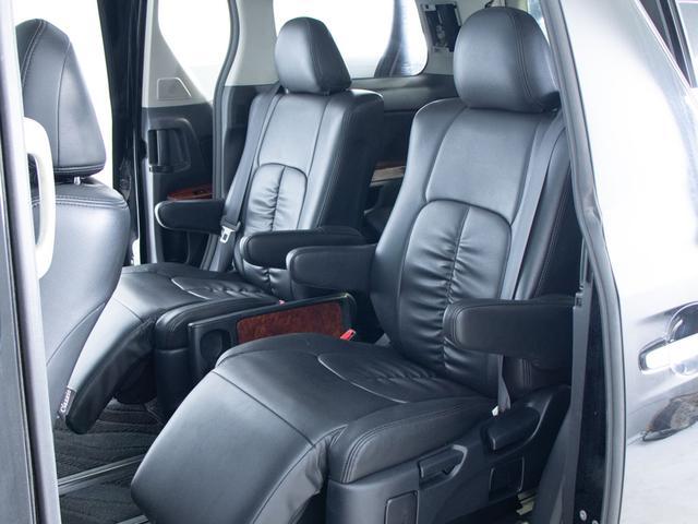 ヴェルファイア ２．４Ｚ　プラチナムセレクション　（エアロカスタム）（サンルーフ）（社外１９インチアルミ）（後席モニター）両側自動ドア／パワーバックドア／黒革調シートカバー／カロッツェリアナビ／バックカメラ／クリアランスソナー／コンビハンドル／（26枚目）