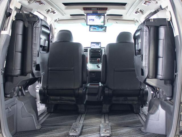 ヴェルファイア ２．４Ｚ　プラチナムセレクション　（エアロカスタム）（サンルーフ）（社外１９インチアルミ）（後席モニター）両側自動ドア／パワーバックドア／黒革調シートカバー／カロッツェリアナビ／バックカメラ／クリアランスソナー／コンビハンドル／（28枚目）