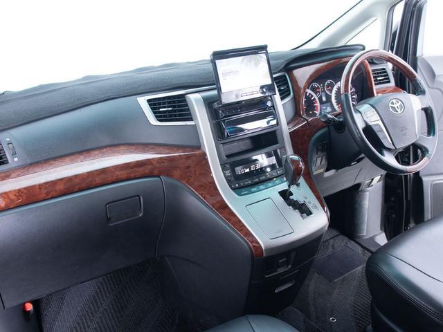 ヴェルファイア ２．４Ｚ　プラチナムセレクション　（エアロカスタム）（サンルーフ）（社外１９インチアルミ）（後席モニター）両側自動ドア／パワーバックドア／黒革調シートカバー／カロッツェリアナビ／バックカメラ／クリアランスソナー／コンビハンドル／（32枚目）