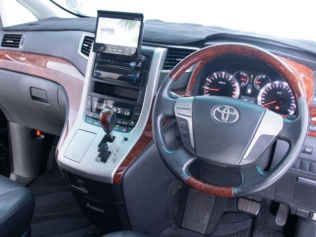 ヴェルファイア ２．４Ｚ　プラチナムセレクション　（エアロカスタム）（サンルーフ）（社外１９インチアルミ）（後席モニター）両側自動ドア／パワーバックドア／黒革調シートカバー／カロッツェリアナビ／バックカメラ／クリアランスソナー／コンビハンドル／（33枚目）