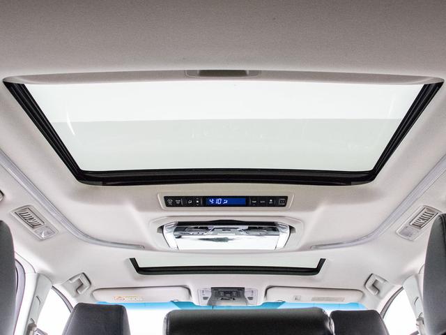 アルファード ２．５Ｓ　（８人乗りフルフラットシート）（サンルーフ）（アルパインＢＩＧ－Ｘ１０型ナビ）（後席モニター）両側自動ドア／バックカメラ／黒革調シートカバー／クルーズコントロール／クリアランスソナー／（7枚目）