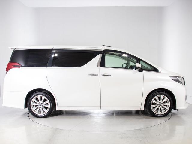 アルファード ２．５Ｓ　（８人乗りフルフラットシート）（サンルーフ）（アルパインＢＩＧ－Ｘ１０型ナビ）（後席モニター）両側自動ドア／バックカメラ／黒革調シートカバー／クルーズコントロール／クリアランスソナー／（16枚目）