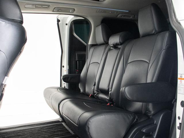 アルファード ２．５Ｓ　（８人乗りフルフラットシート）（サンルーフ）（アルパインＢＩＧ－Ｘ１０型ナビ）（後席モニター）両側自動ドア／バックカメラ／黒革調シートカバー／クルーズコントロール／クリアランスソナー／（27枚目）