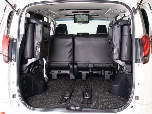 アルファード ２．５Ｓ　（８人乗りフルフラットシート）（サンルーフ）（アルパインＢＩＧ－Ｘ１０型ナビ）（後席モニター）両側自動ドア／バックカメラ／黒革調シートカバー／クルーズコントロール／クリアランスソナー／（30枚目）