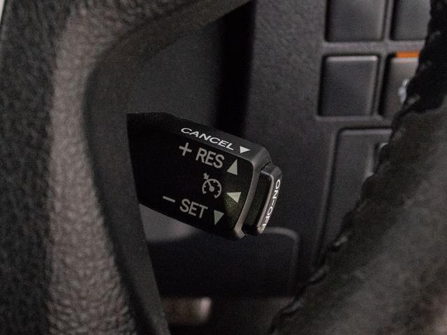 アルファード ２．５Ｓ　（８人乗りフルフラットシート）（サンルーフ）（アルパインＢＩＧ－Ｘ１０型ナビ）（後席モニター）両側自動ドア／バックカメラ／黒革調シートカバー／クルーズコントロール／クリアランスソナー／（35枚目）