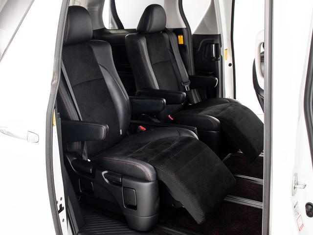 ヴェルファイア ２．４Ｚ　ゴールデンアイズ　（点検記録簿１２枚）（新品タイヤ）（後席モニター）（両側自動ドア）パワーバックドア／専用黒ハーフレザーシート／純正ＨＤＤナビ／バックカメラ／クルーズコントロール／クリアランスソナー／コンビハンドル／（25枚目）