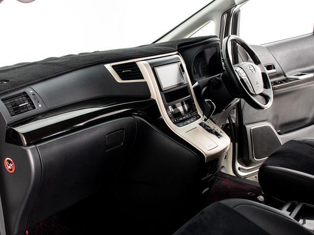 ヴェルファイア ２．４Ｚ　ゴールデンアイズ　（点検記録簿１２枚）（新品タイヤ）（後席モニター）（両側自動ドア）パワーバックドア／専用黒ハーフレザーシート／純正ＨＤＤナビ／バックカメラ／クルーズコントロール／クリアランスソナー／コンビハンドル／（32枚目）