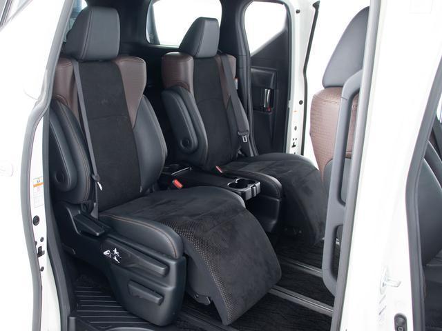 アルファード ２．５Ｓ　Ａパッケージ　タイプブラック　（禁煙車）（シルクブレイズエアロ）（社外１９インチアルミ）（サンルーフ）アルパインＢＩＧ－Ｘ１１型ナビ／後席モニター／前車追従レーダークルーズ／衝突被害軽減ブレーキ／踏み間違い防止装置／両側自動ドア／（28枚目）