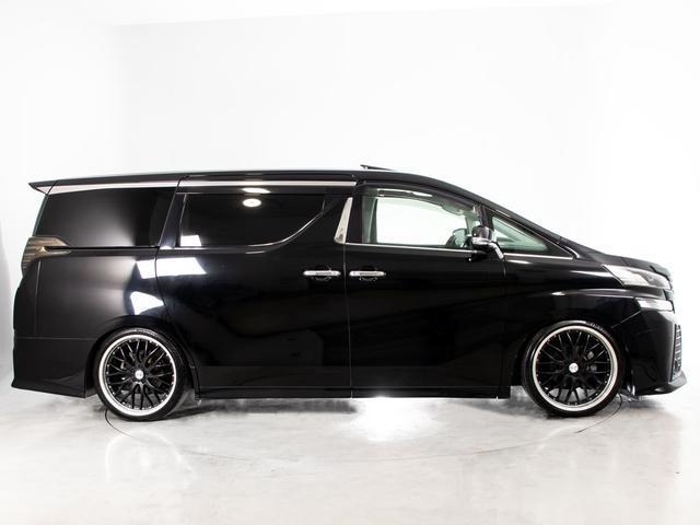 ヴェルファイア ２．５Ｚ　（禁煙車）（点検記録簿６枚）（サンルーフ）（社外２１インチアルミ＆車高調）グリル＆テールランプカスタム／純正ＳＤナビ／後席モニター／黒革調シートカバー／両側自動ドア／バックカメラ／ＡＣ１００Ｖ電源／（19枚目）