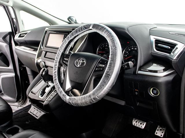 ヴェルファイア ２．５Ｚ　（禁煙車）（点検記録簿６枚）（サンルーフ）（社外２１インチアルミ＆車高調）グリル＆テールランプカスタム／純正ＳＤナビ／後席モニター／黒革調シートカバー／両側自動ドア／バックカメラ／ＡＣ１００Ｖ電源／（32枚目）