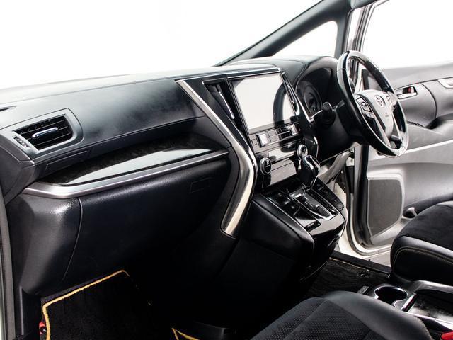 ヴェルファイア ２．５Ｚ　Ａエディション　ゴールデンアイズ　（点検記録簿９枚）（エアロカスタム）（アルパインＢＩＧ－Ｘ１１型ナビ）（後席モニター）両側自動ドア／パワーバックドア／前車追従レーダークルーズ／衝突被害軽減ブレーキ／踏み間違防止装置／ＡＣ１００Ｖ電源（40枚目）