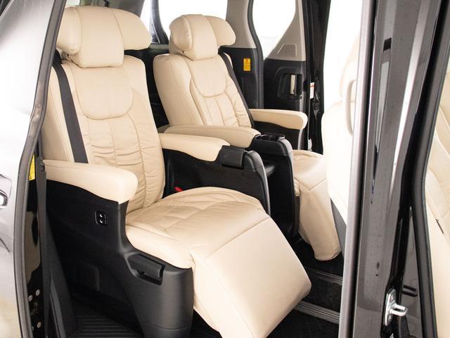 アルファード ２４０Ｓ　Ｃパッケージ　（禁煙車）（点検記録簿８枚）（プレミアムサウンド）（後席モニター）白革調シートカバー／両側自動ドア／パワーバックドア／エグゼクティブシート／純正ＨＤＤナビ／バックカメラ／クルーズコントロール／（27枚目）