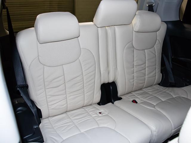 アルファード ２４０Ｓ　Ｃパッケージ　（禁煙車）（点検記録簿８枚）（プレミアムサウンド）（後席モニター）白革調シートカバー／両側自動ドア／パワーバックドア／エグゼクティブシート／純正ＨＤＤナビ／バックカメラ／クルーズコントロール／（28枚目）