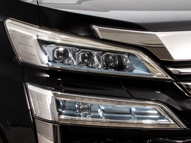 ヴェルファイア ２．５Ｚ　Ｇエディション　（禁煙車）（社外２０インチアルミ）（冷暖房黒革）（純正１０型ナビ）後席モニター／トヨタセーフティセンス／踏み間違い防止装置／３眼ＬＥＤヘッドライト／両側自動ドア／パワーバックドア／エグゼクティブシート（14枚目）