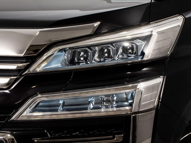 ヴェルファイア ２．５Ｚ　Ｇエディション　（禁煙車）（社外２０インチアルミ）（冷暖房黒革）（純正１０型ナビ）後席モニター／トヨタセーフティセンス／踏み間違い防止装置／３眼ＬＥＤヘッドライト／両側自動ドア／パワーバックドア／エグゼクティブシート（15枚目）