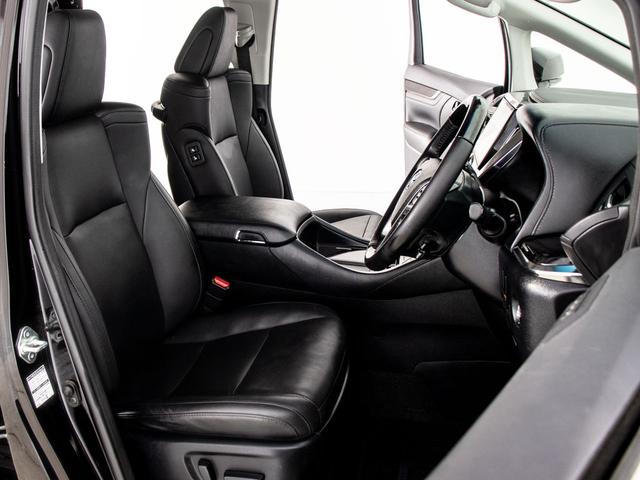 ヴェルファイア ２．５Ｚ　Ｇエディション　（禁煙車）（社外２０インチアルミ）（冷暖房黒革）（純正１０型ナビ）後席モニター／トヨタセーフティセンス／踏み間違い防止装置／３眼ＬＥＤヘッドライト／両側自動ドア／パワーバックドア／エグゼクティブシート（23枚目）