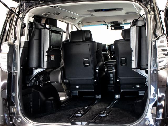 ヴェルファイア ２．５Ｚ　Ｇエディション　（禁煙車）（社外２０インチアルミ）（冷暖房黒革）（純正１０型ナビ）後席モニター／トヨタセーフティセンス／踏み間違い防止装置／３眼ＬＥＤヘッドライト／両側自動ドア／パワーバックドア／エグゼクティブシート（28枚目）