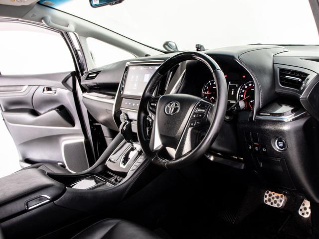 ヴェルファイア ２．５Ｚ　Ｇエディション　（禁煙車）（社外２０インチアルミ）（冷暖房黒革）（純正１０型ナビ）後席モニター／トヨタセーフティセンス／踏み間違い防止装置／３眼ＬＥＤヘッドライト／両側自動ドア／パワーバックドア／エグゼクティブシート（39枚目）