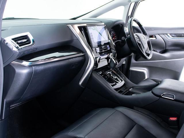 アルファード ２．５Ｓ　Ｃパッケージ　（禁煙車）（シルクブレイズエアロ）（サンルーフ）（アルパインＢＩＧ－Ｘ１１型ナビ）冷暖房黒革／トヨタセーフティセンス／踏み間違い防止装置／デジタルインナーミラー／ＢＳＭ／ＲＣＴＡ／ＴＥＩＮ車高調／（44枚目）