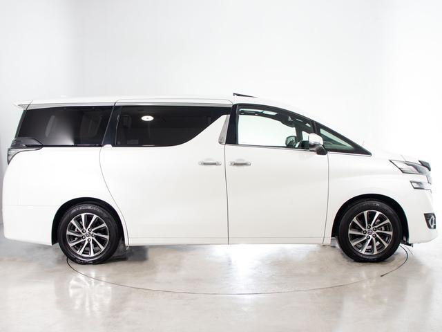 ヴェルファイア ３．５エグゼクティブラウンジ　（禁煙車）（サンルーフ）（黒本革）（ＪＢＬサウンド）全方位カメラ／後席モニター／前車追従レーダークルーズ／衝突被害軽減ブレーキ／踏み間違い防止装置／両側自動ドア／パワーバックドア／ＡＣ１００Ｖ電源／（20枚目）