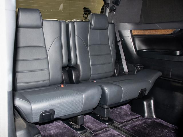 ヴェルファイア ３．５エグゼクティブラウンジ　（禁煙車）（サンルーフ）（黒本革）（ＪＢＬサウンド）全方位カメラ／後席モニター／前車追従レーダークルーズ／衝突被害軽減ブレーキ／踏み間違い防止装置／両側自動ドア／パワーバックドア／ＡＣ１００Ｖ電源／（30枚目）