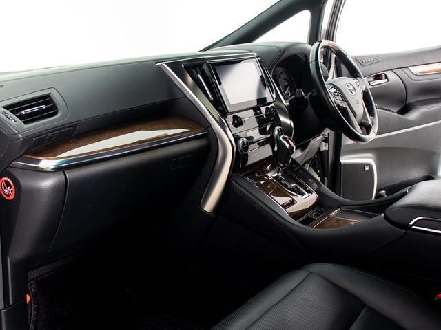 ヴェルファイア ３．５エグゼクティブラウンジ　（禁煙車）（サンルーフ）（黒本革）（ＪＢＬサウンド）全方位カメラ／後席モニター／前車追従レーダークルーズ／衝突被害軽減ブレーキ／踏み間違い防止装置／両側自動ドア／パワーバックドア／ＡＣ１００Ｖ電源／（47枚目）