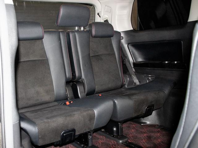 ３列目シートも広々とした空間を御用意！！シートアレンジにて快適スペースを作る事も可能となります！！アレンジパターンも豊富でまさにドライバー思考のお車です！！