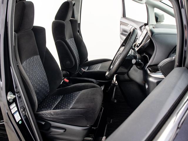 ヴェルファイア 2.5Z (禁煙車)(8人乗りフルフラットシート)(後席モニター)(両側電動スライドドア)4WD/バックカメラ/クリアランスソナー/LEDヘッドライト/Bluetooth接続/フルセグTV/(23枚目)