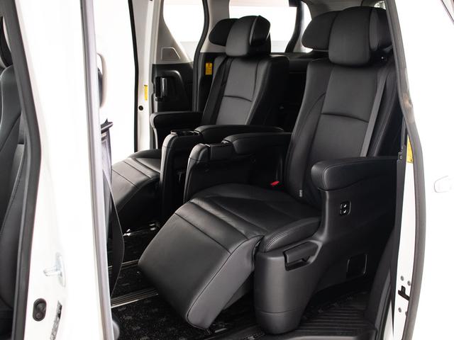 アルファードハイブリッド ＳＲ　Ｃパッケージ　（禁煙車）（４ＷＤ）（サンルーフ）（プレミアムサウンド）黒本革／両側自動ドア／パワーバックドア／バックカメラ／ＡＣ１００Ｖ電源／クルーズコントロール／クリアランスソナー／エグゼクティブシート／（28枚目）