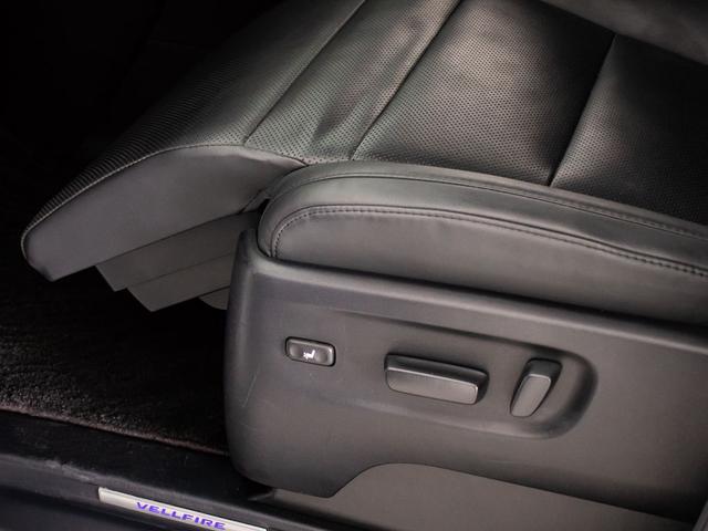 ヴェルファイア 2.5Z Gエディション (禁煙車)(冷暖房黒革)(エグゼクティブシート)(両側自動ドア)パワーバックドア/トヨタセーフティセンス/踏み間違い防止装置/デジタルインナーミラー/3眼LEDヘッドライト/AC100V電源/(34枚目)