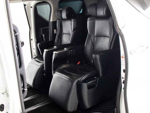 ヴェルファイアハイブリッド ZR Gエディション (ワンオーナー車)(サンルーフ)(冷暖房黒本革)(純正10型ナビ)後席モニター/トヨタセーフティセンス/両側自動ドア/パワーバックドア/AC100V電源/エグゼクティブシート/新品タイヤ/(24枚目)