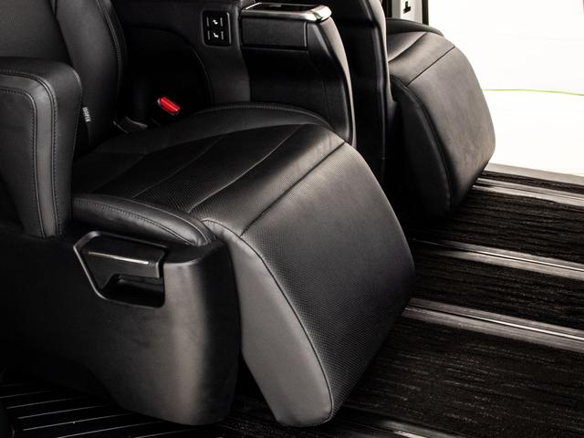 ヴェルファイア 2.5Z Gエディション (サンルーフ)(JBLサウンド)(パーキングアシスト)(トヨタセーフティセンス)黒合皮エグゼクティブシート/BSM/3眼LEDヘッドライト/両側電動スライドドア/パワーバックドア/AC100V電源(30枚目)