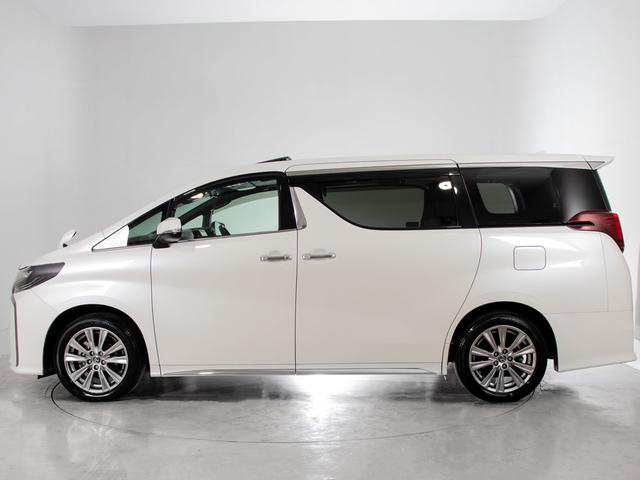 アルファード 2.5S タイプゴールドII (禁煙車)(サンルーフ)(ナビ機能付ディスプレイオーディオ)(後席モニター)トヨタセーフティセンス/踏み間違い防止装置/3眼LEDヘッドライト/専用黒ハーフレザーシート/両側自動ドア/パワーバックドア(12枚目)