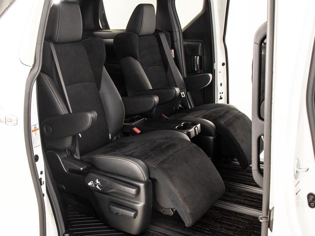 アルファード 2.5S タイプゴールドII (禁煙車)(サンルーフ)(ナビ機能付ディスプレイオーディオ)(後席モニター)トヨタセーフティセンス/踏み間違い防止装置/3眼LEDヘッドライト/専用黒ハーフレザーシート/両側自動ドア/パワーバックドア(25枚目)